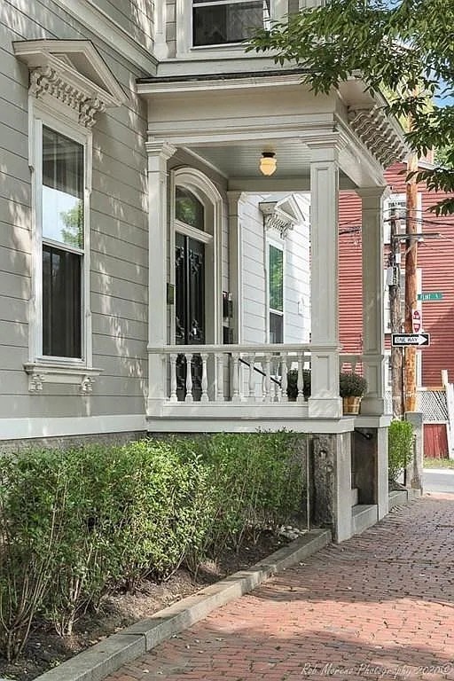 386 Essex Street 