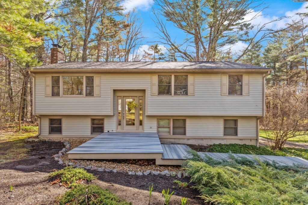 15 Forest St 