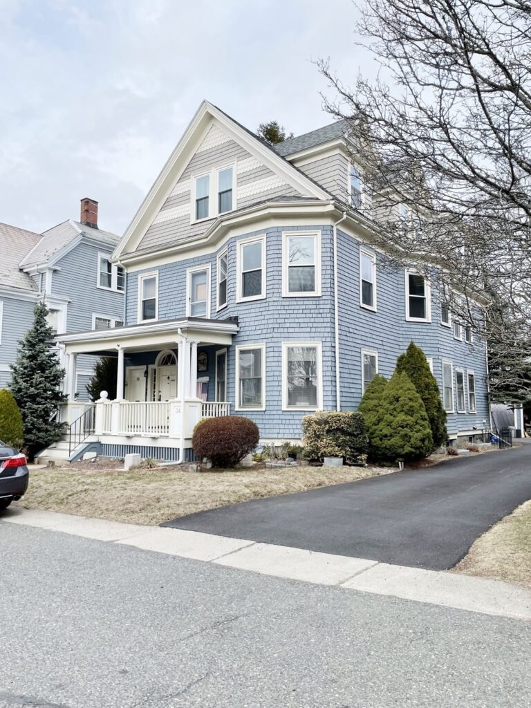 34 Thorndike St 