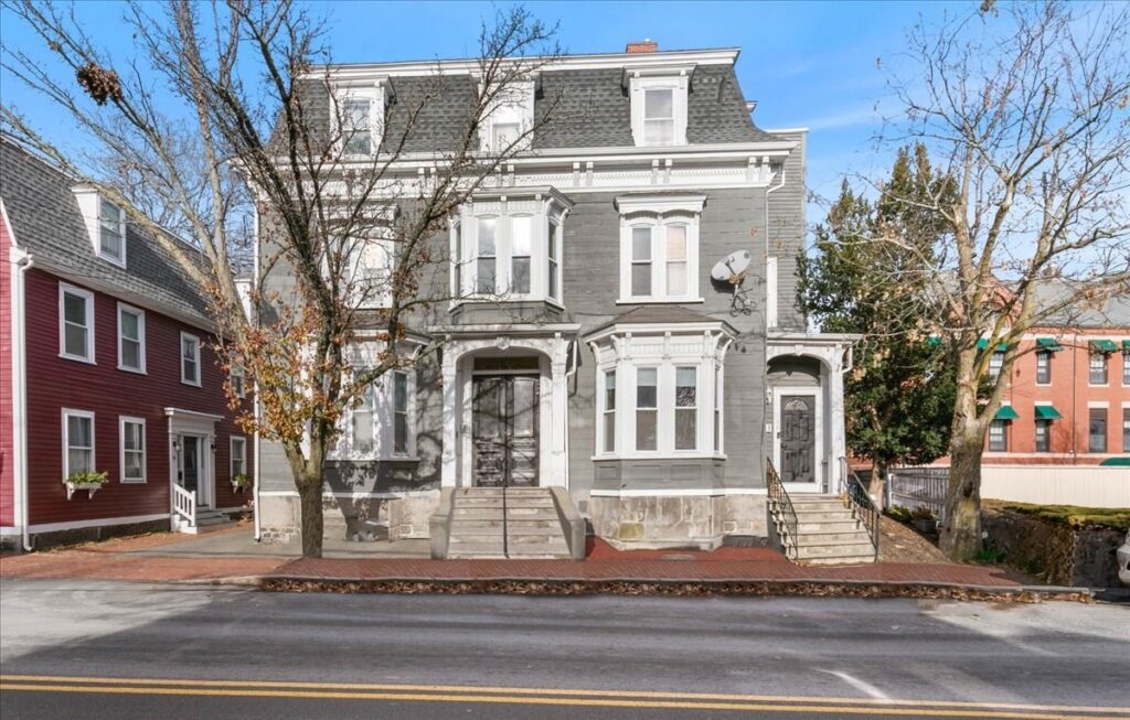 92 Essex Street 