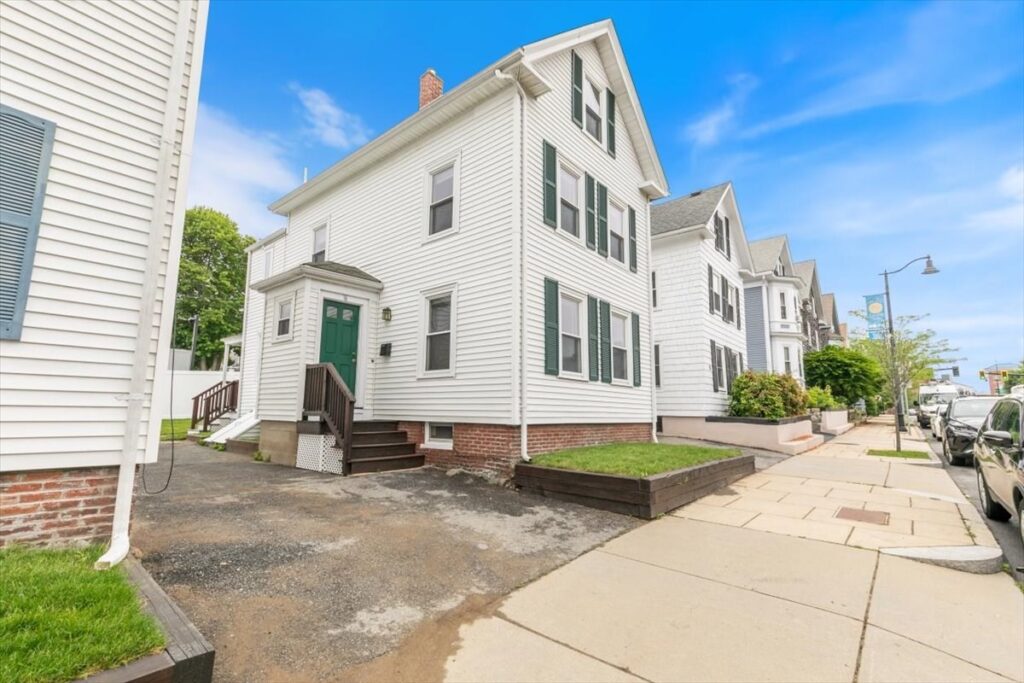 16 Rantoul St 