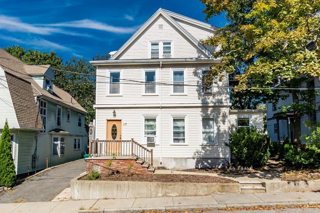 17 Kensington Park 