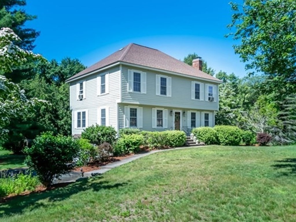 6 Larchmont Cir 