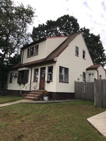 10 Howard Rd 