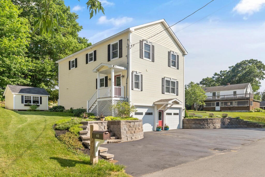 41 Lois St 