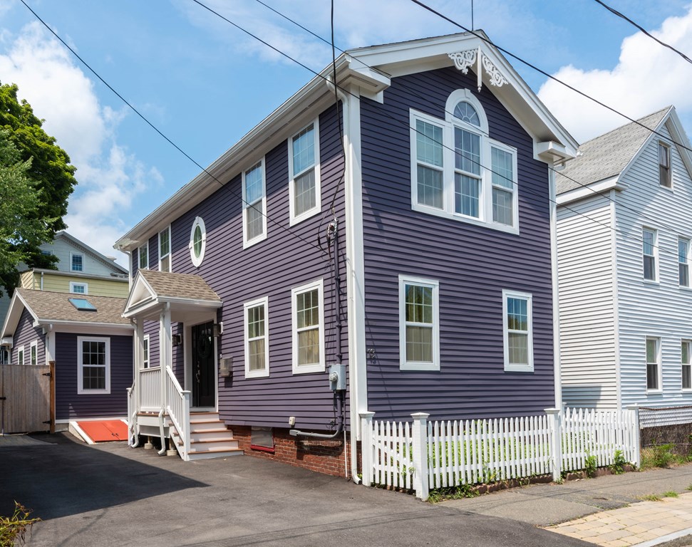 13 Oak Street 
