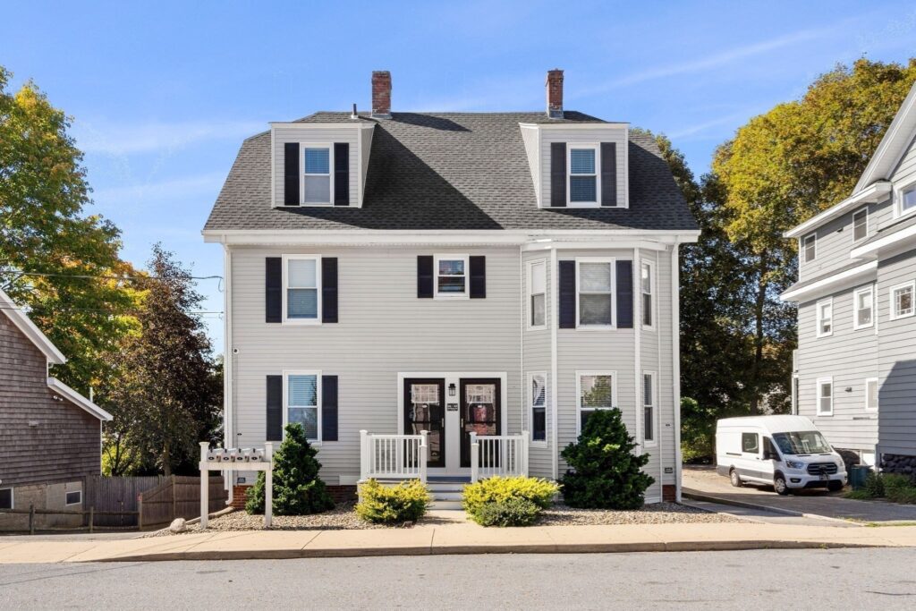 20-22 Lafayette Rd 