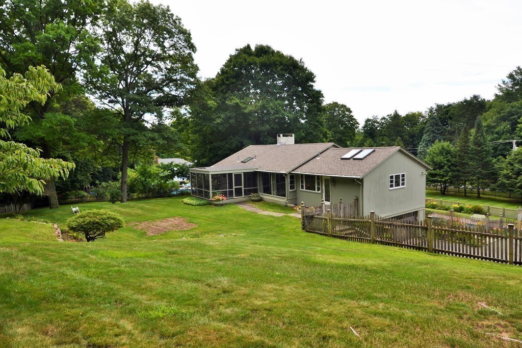 11 Rock Maple Ave 