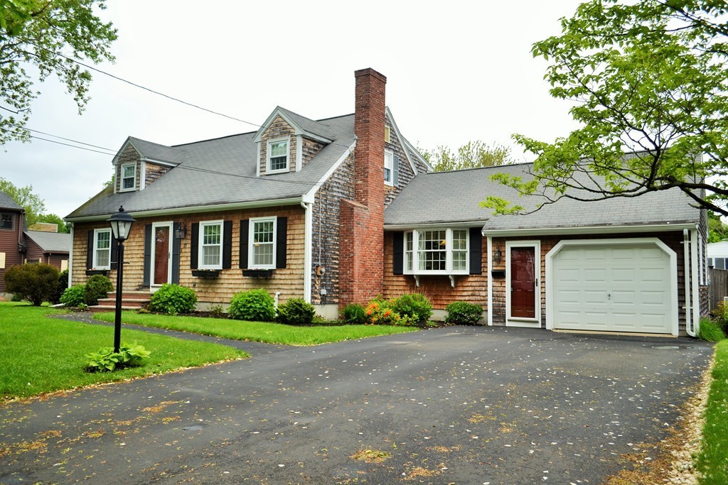 27 New Balch St 