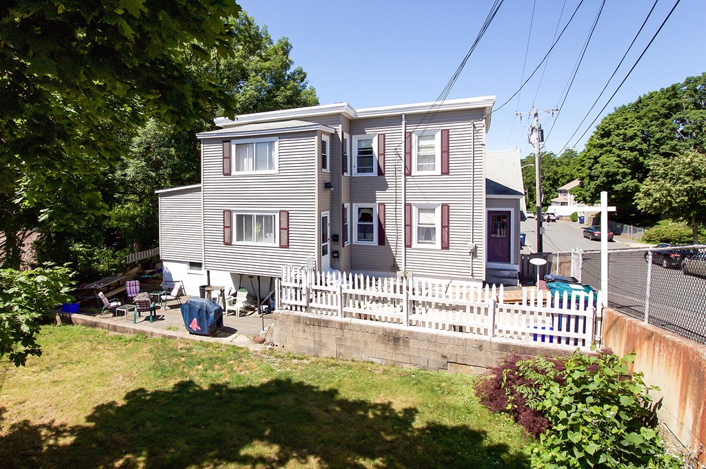 3 Cleveland St 