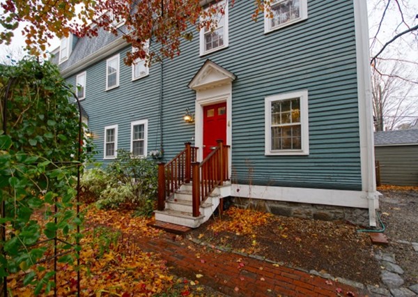 4 Curtis St 