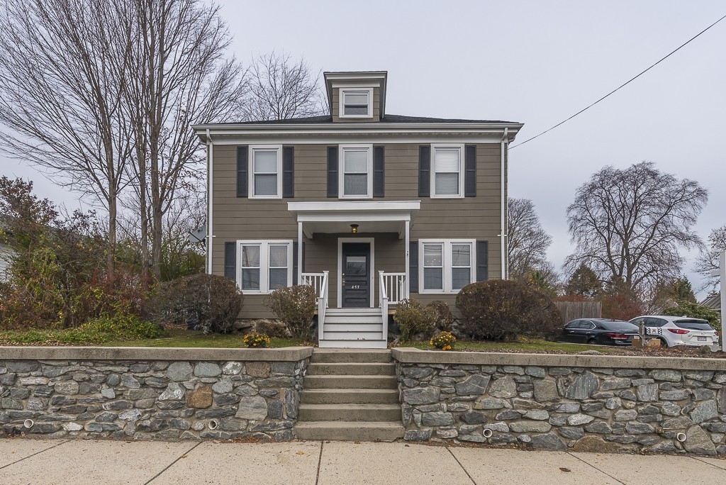 453 Elliott St 