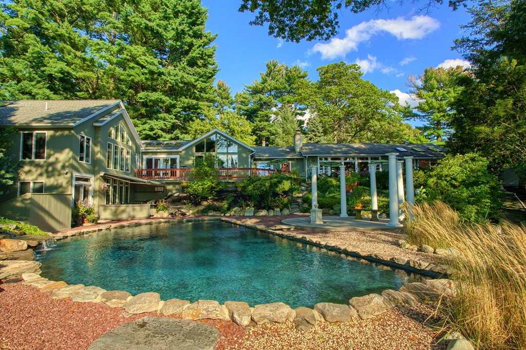 1 Locust Rd 