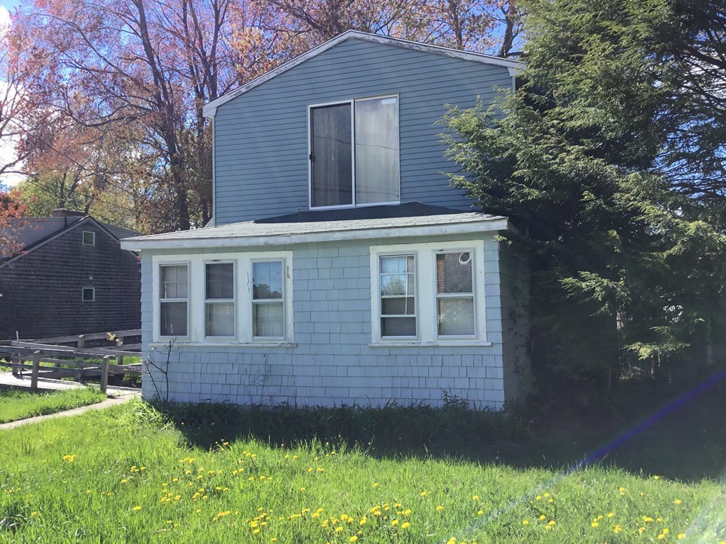 114 Lake Shore Ave 