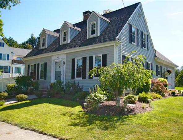 121 Herrick Rd 