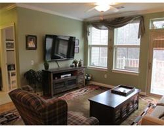 4221 Harvest Dr 