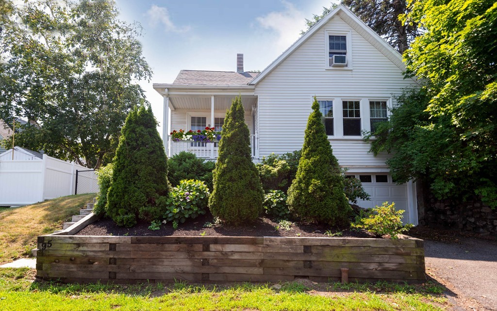 95 Poplar St 