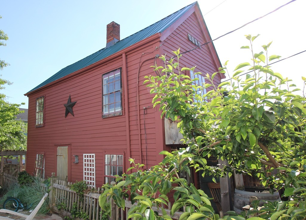 6 Mcintyre Ct 