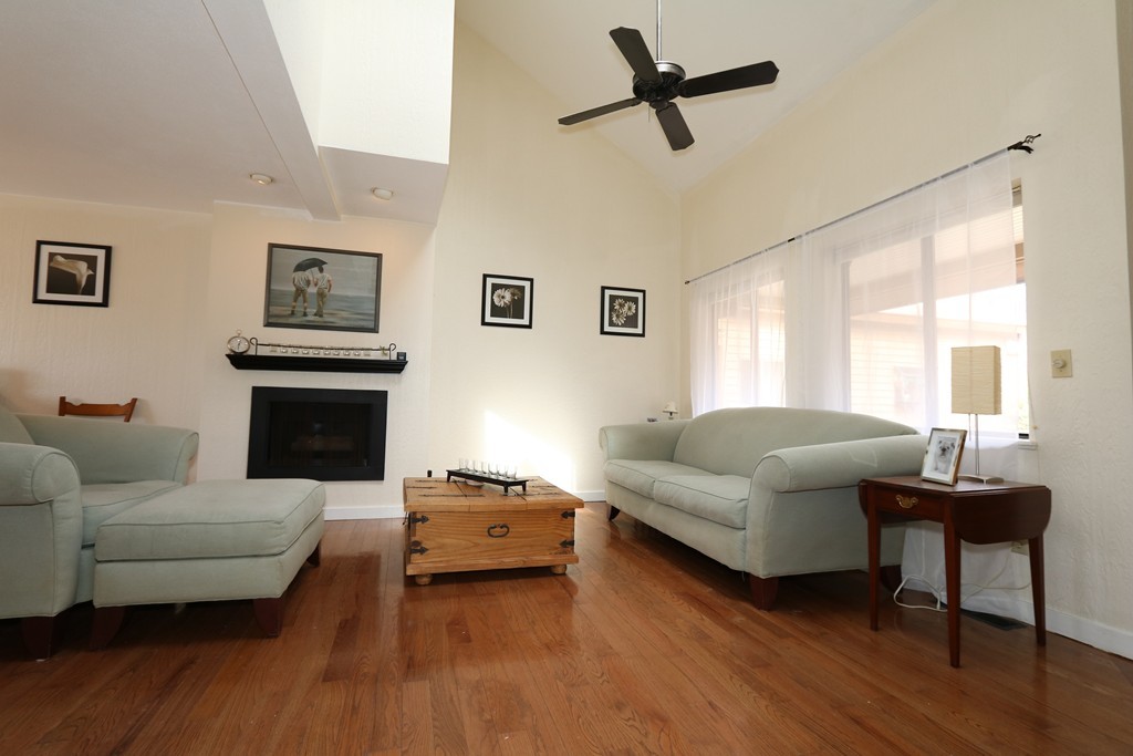 6 Clement Court 