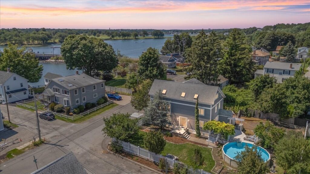 16 Crescent Ave 