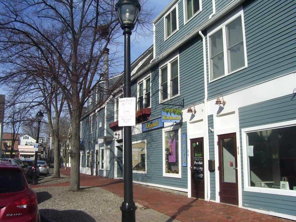 102 Wharf St 