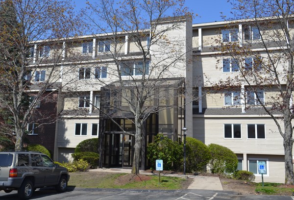 4 Duck Pond Rd 