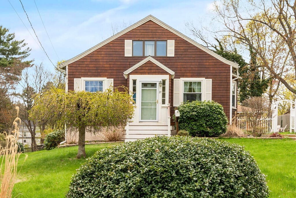 21 Lake Avenue 