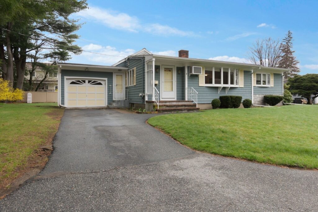 2 Standish Road 