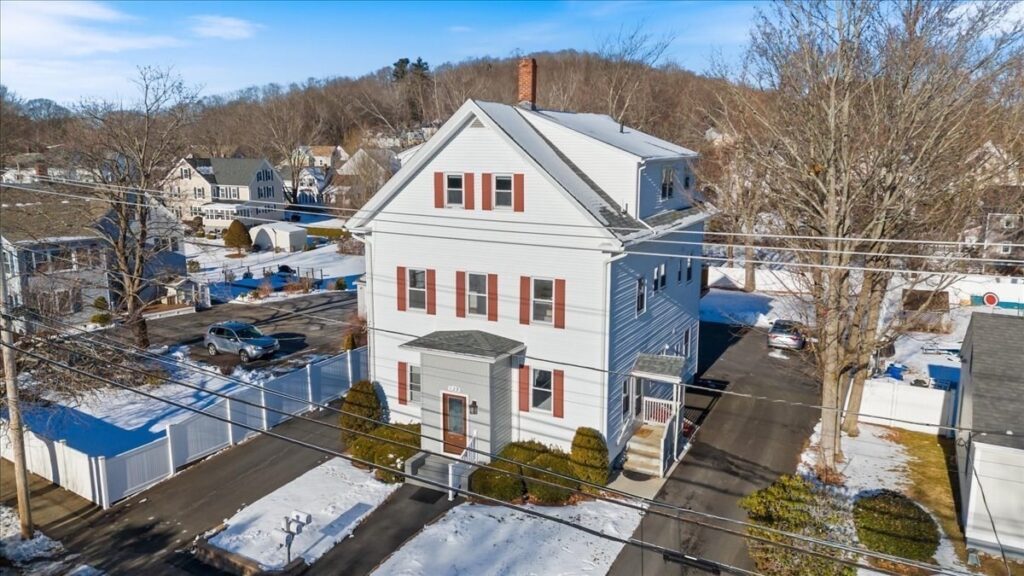 129 Friend St 
