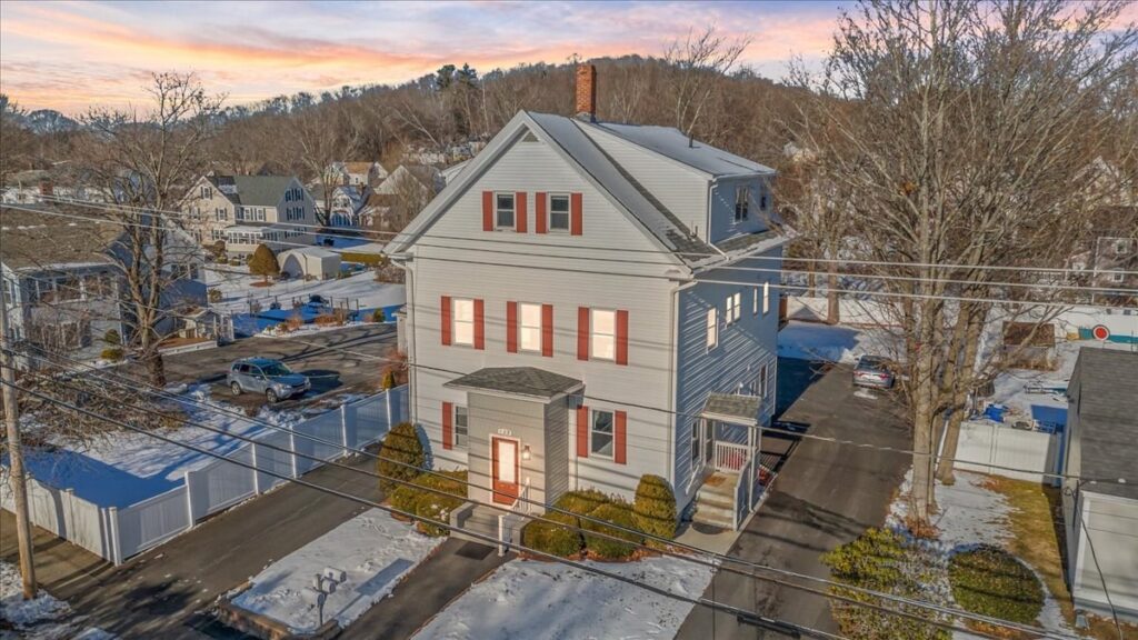 129 Friend St 