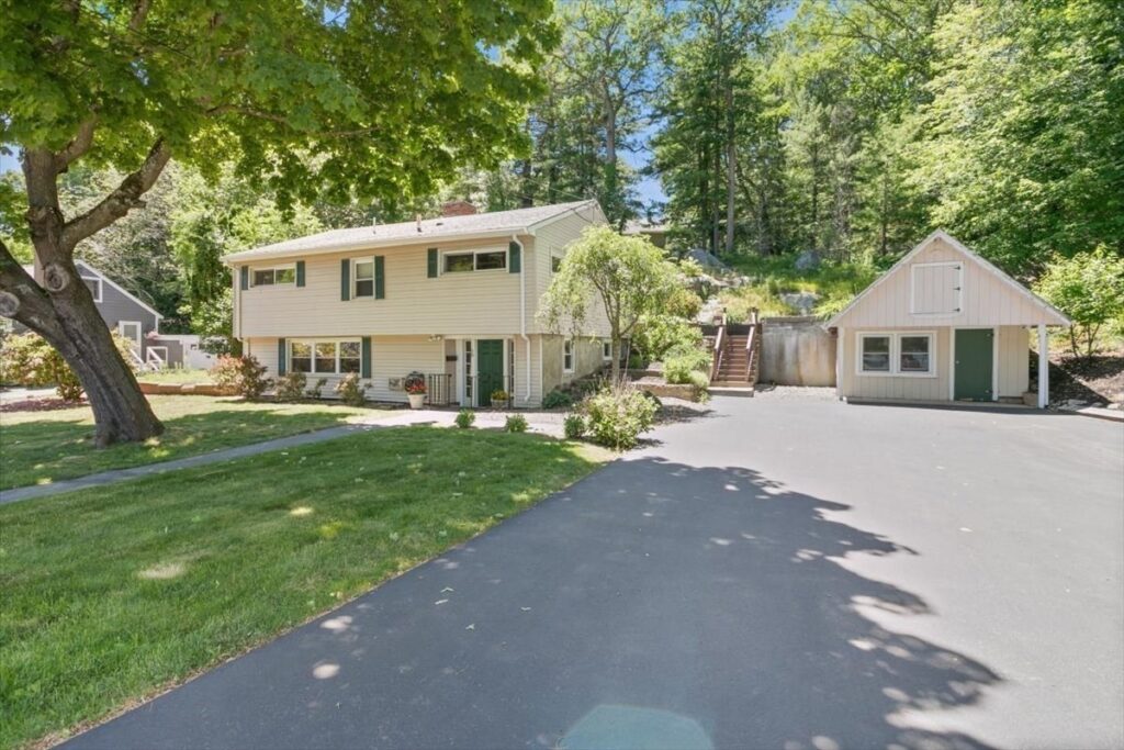 38 Brimbal Ave 