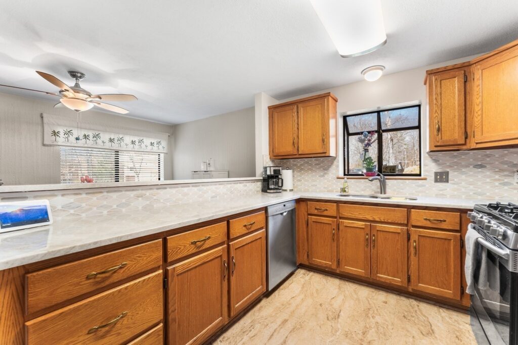 61 Clement Ct 